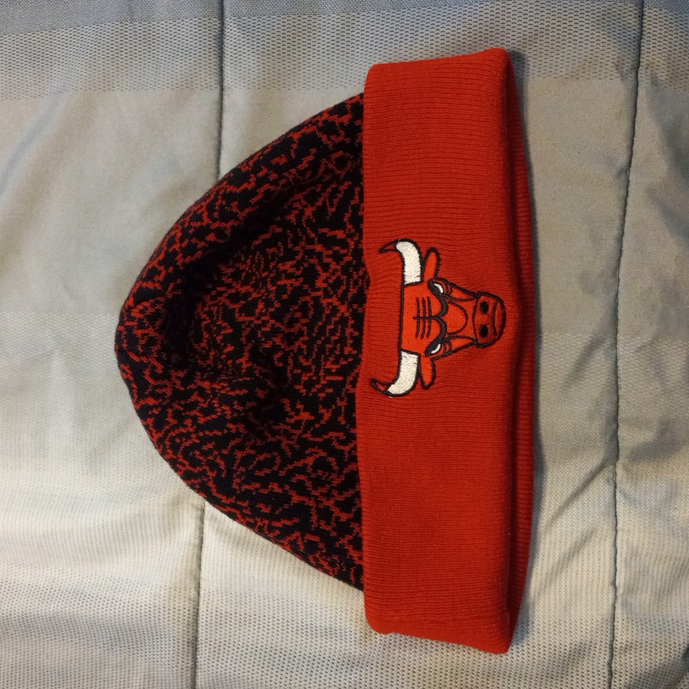 Chicago bull's red&black
